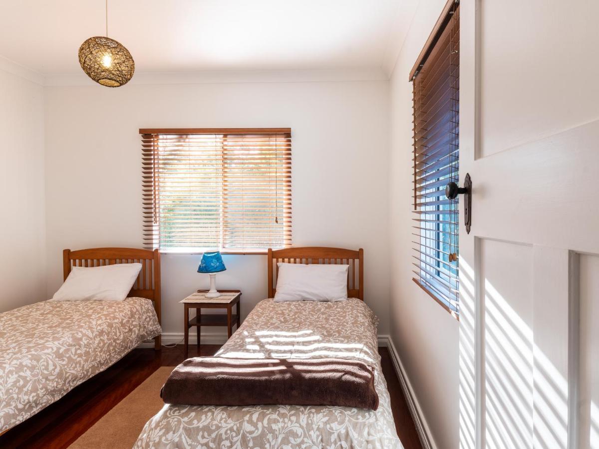 Bridle Guesthouse เมลเลนี ภายนอก รูปภาพ