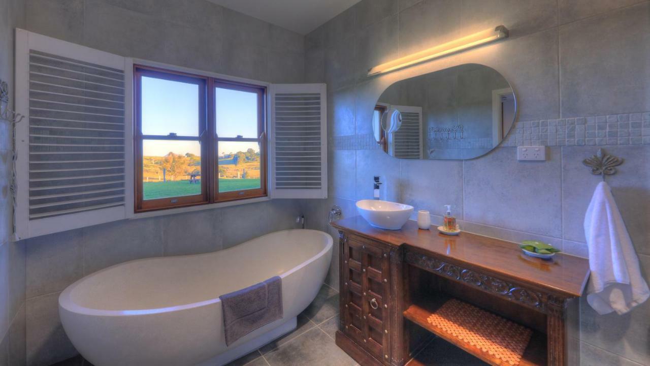 Bridle Guesthouse เมลเลนี ภายนอก รูปภาพ