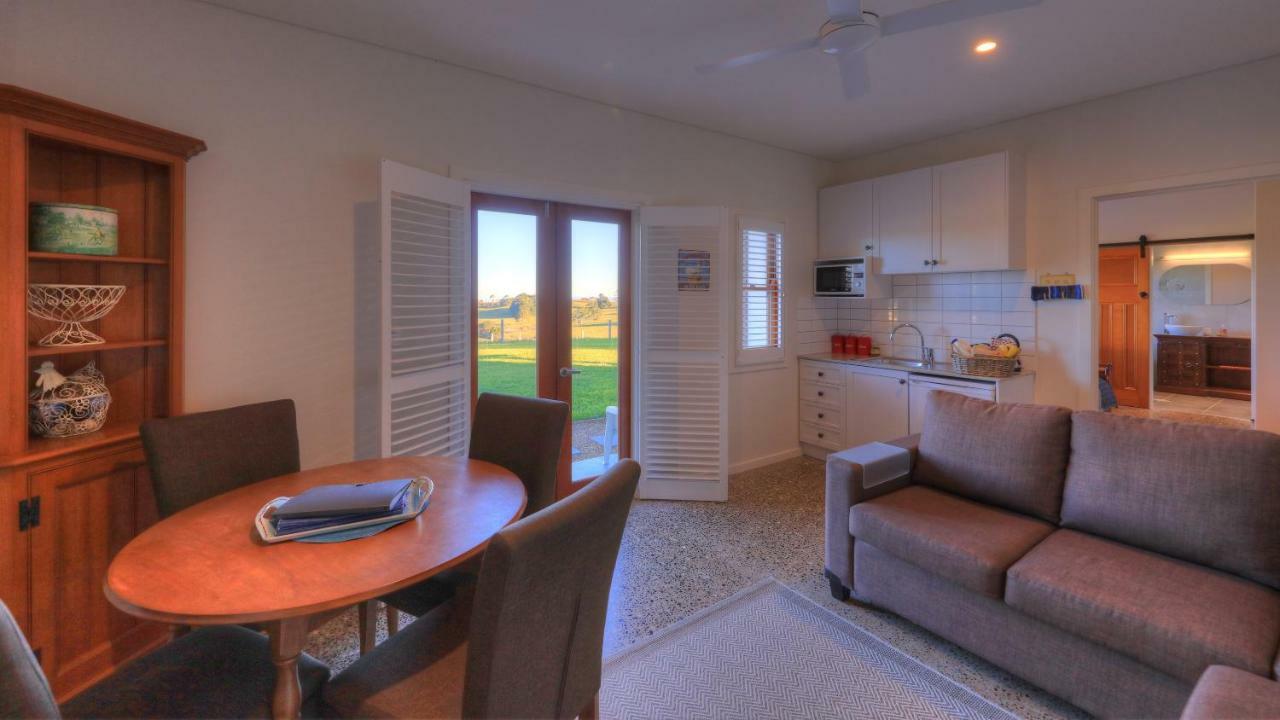 Bridle Guesthouse เมลเลนี ภายนอก รูปภาพ
