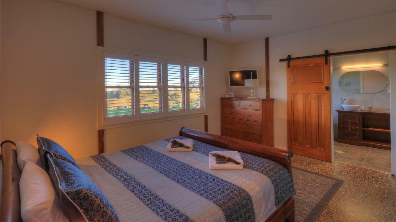 Bridle Guesthouse เมลเลนี ภายนอก รูปภาพ